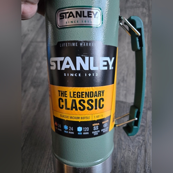 Stanley Legendary Classic Green Vacuum Bottle - Picture 2 of 5